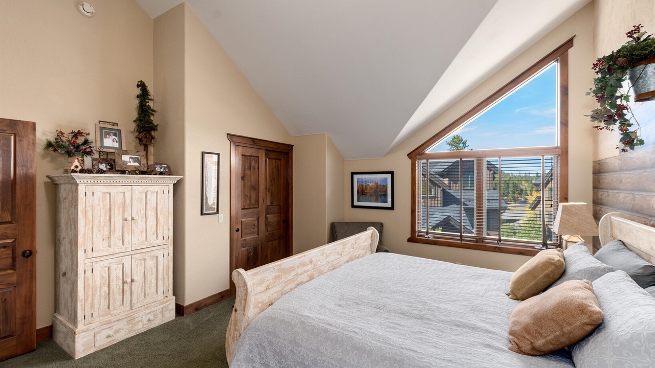 Photo of Bedroom in Four O'Clock