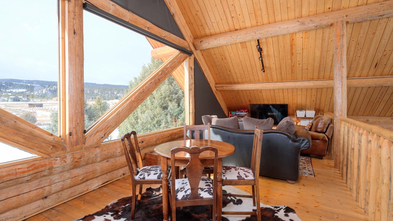 Photo of Livingroom in Gallatin Gateway