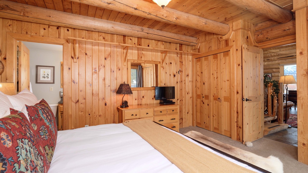 Photo of Bedroom in Gallatin Gateway
