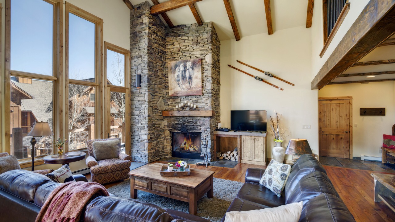 Photo of Livingroom in Big Sky
