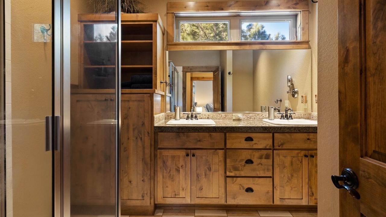 Photo of Bathroom in RiverWild