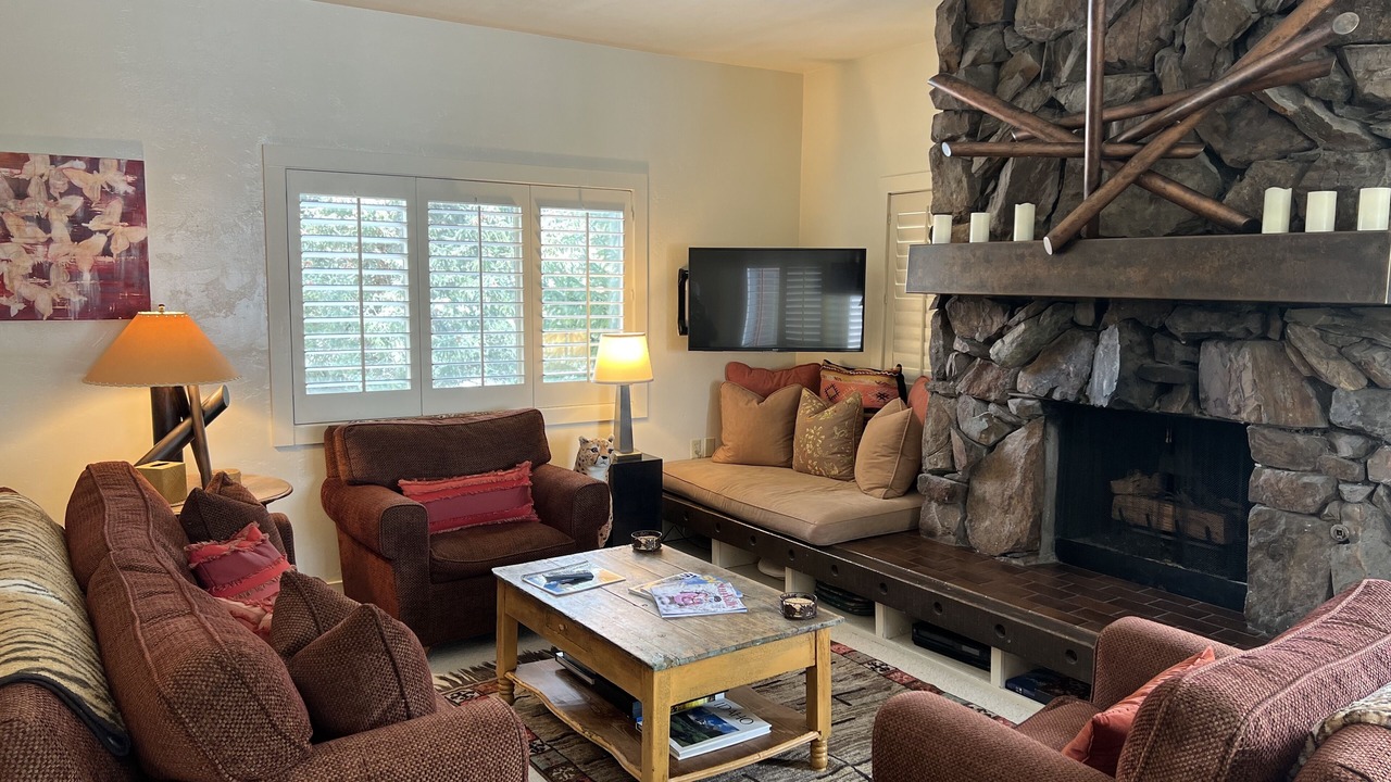 Photo of Livingroom in Elkhorn