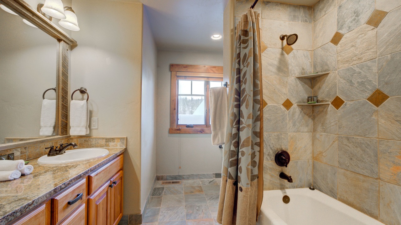Photo of Bathroom in Powder Ridge