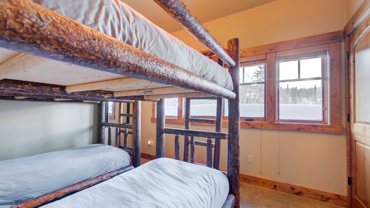 Photo of Bedroom in Powder Ridge