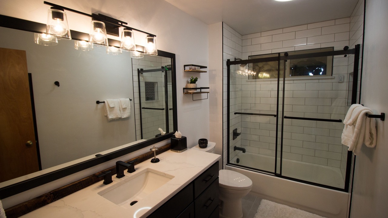 Photo of Bathroom in Wagon Wheel