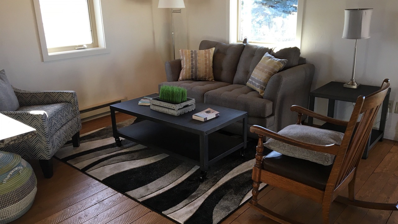 Photo of Livingroom in Victor