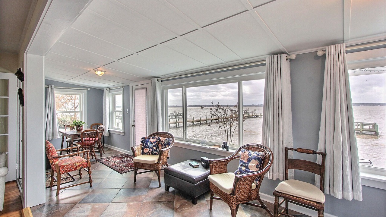 Photo of Livingroom in River Road