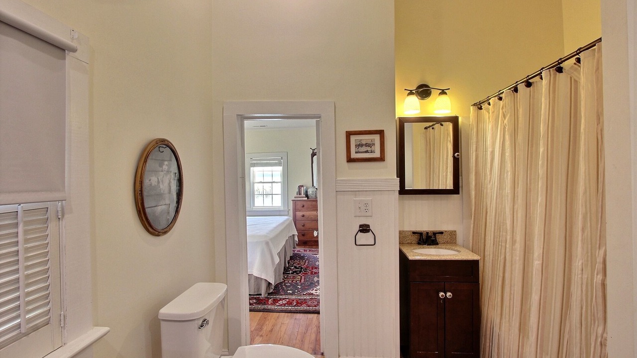 Photo of Bathroom in River Road