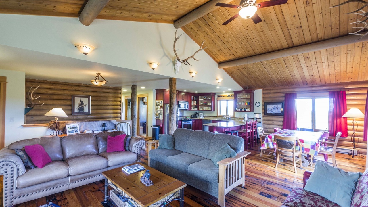 Photo of Livingroom in Harrison