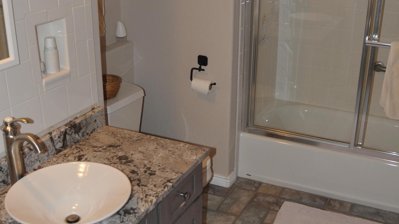 Photo of Bathroom in Huron Heights