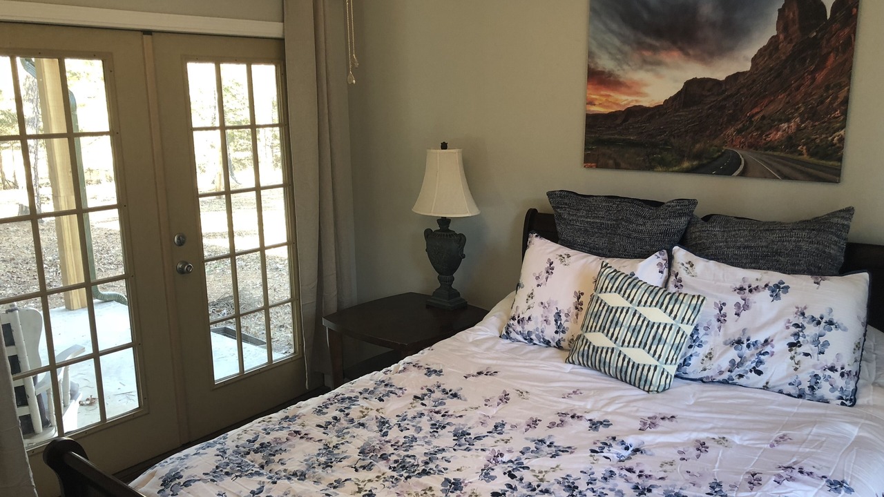 Photo of Bedroom in Russellville