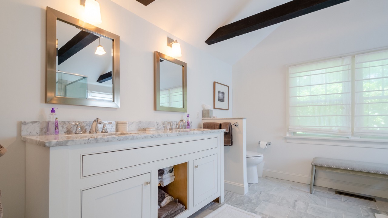 Photo of Bathroom in Popponesset Island
