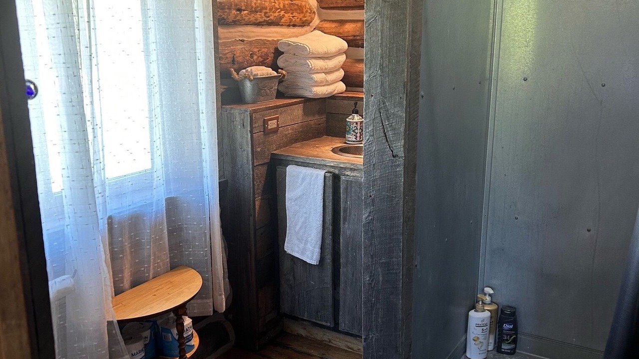 Photo of Bathroom in Gardiner