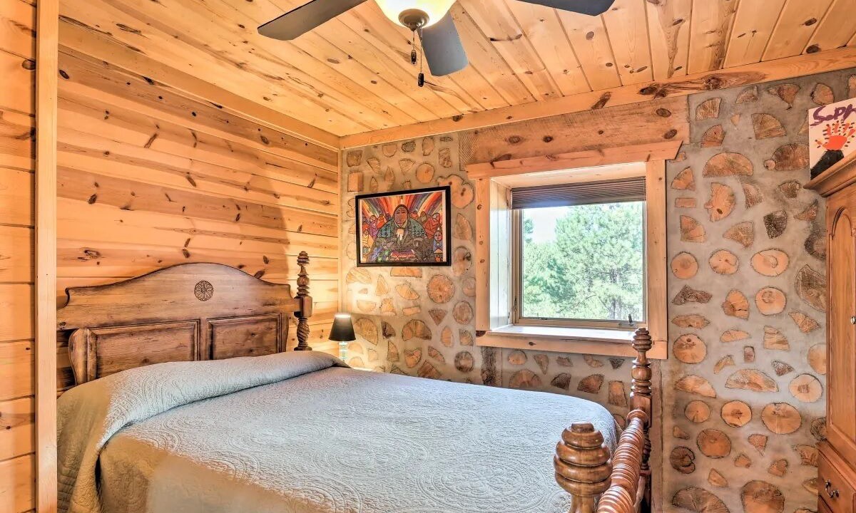 Photo of Bedroom in Hot Springs