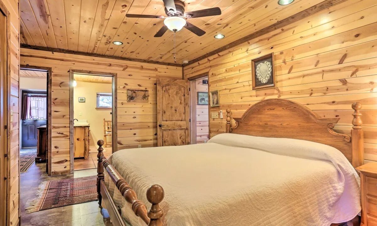 Photo of Bedroom in Hot Springs