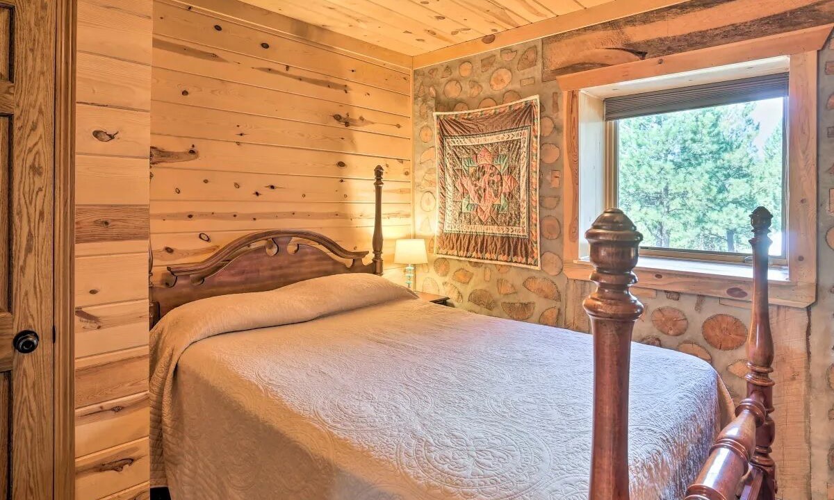 Photo of Bedroom in Hot Springs