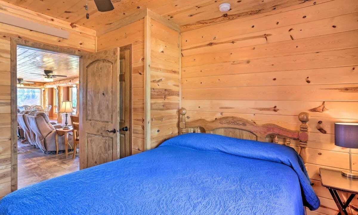 Photo of Bedroom in Hot Springs