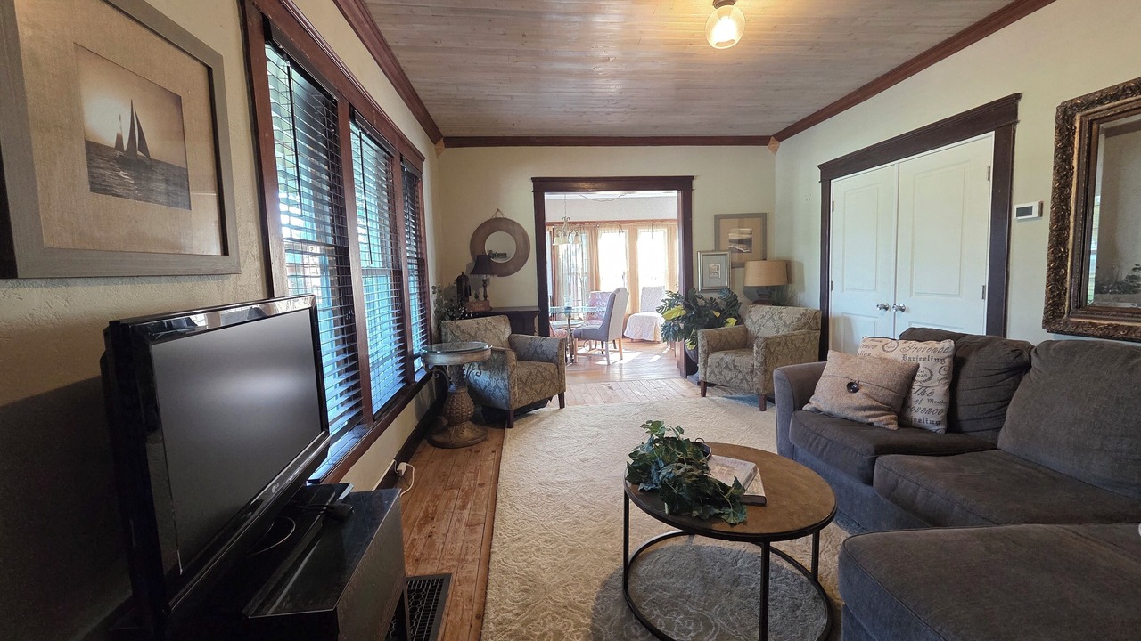 Photo of Livingroom in Lorain
