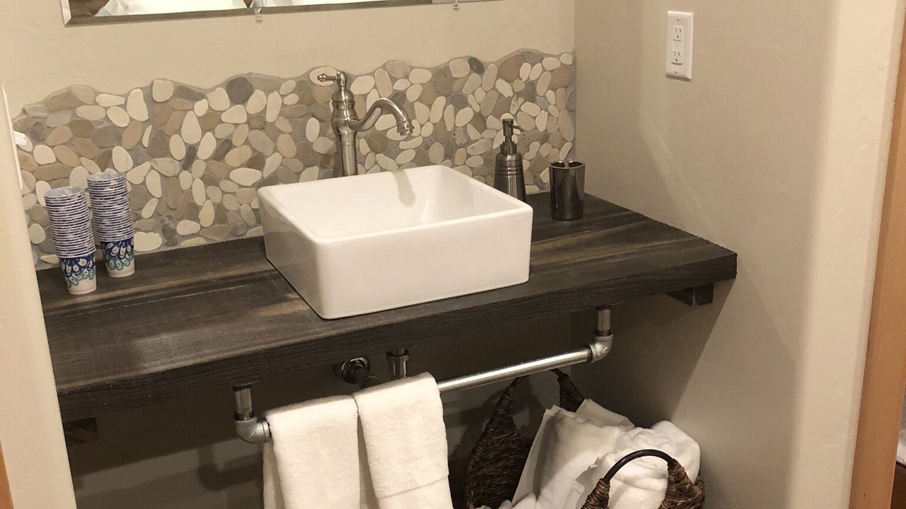 Photo of Bathroom in Gardiner