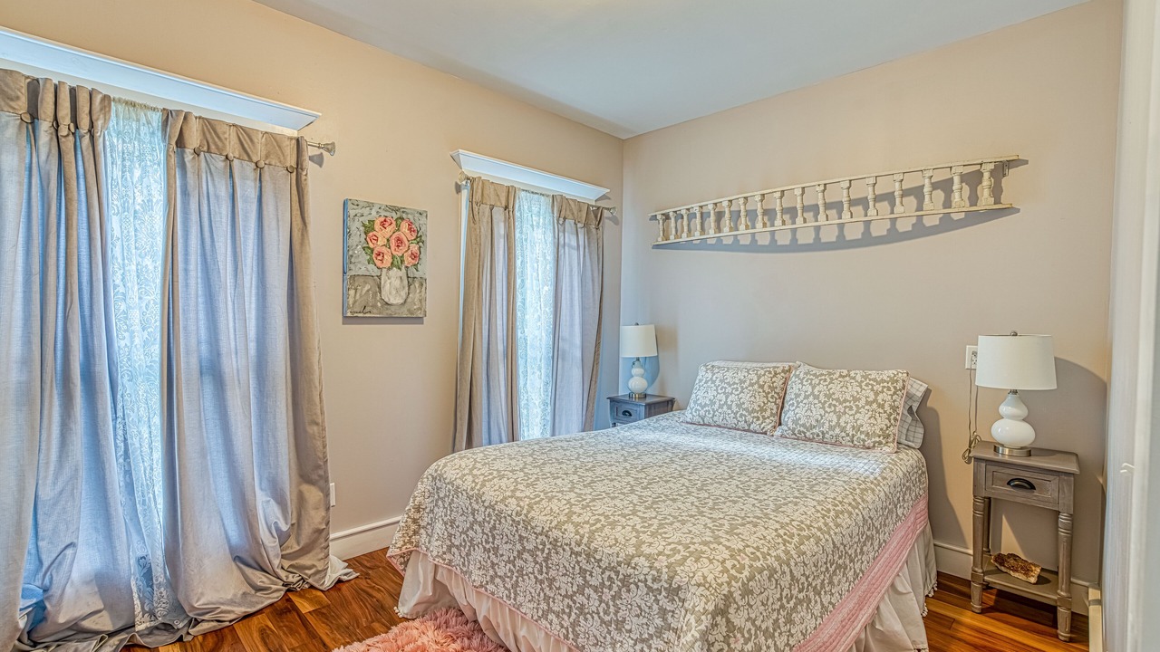 Photo of Bedroom in Counce