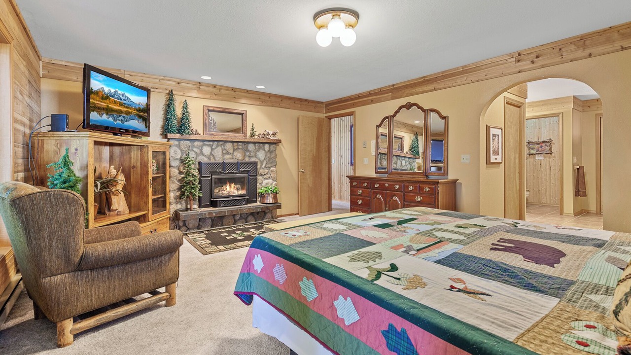 Photo of Bedroom in Spirit Lake