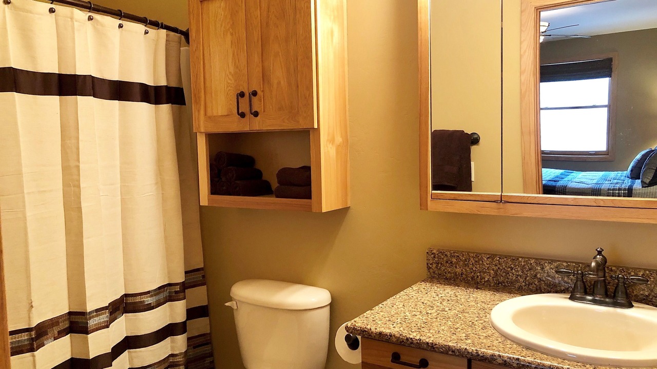 Photo of Bathroom in Gardiner
