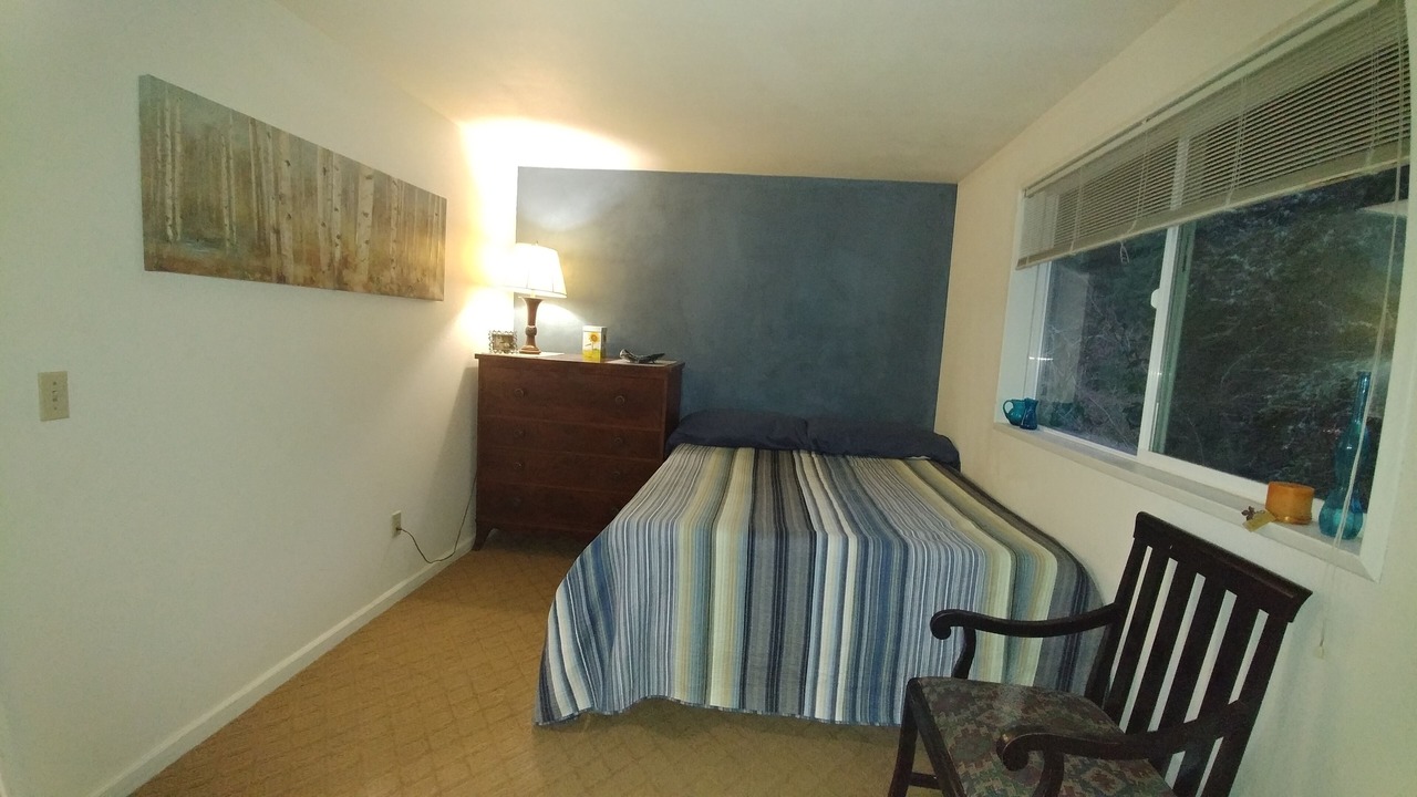 Photo of Bedroom in Inglewood-Finn Hill