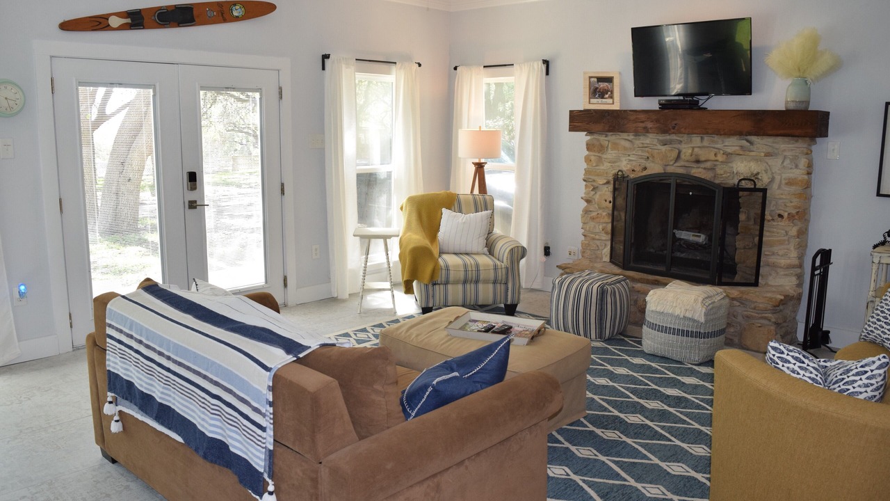 Photo of Livingroom in Canyon Lake