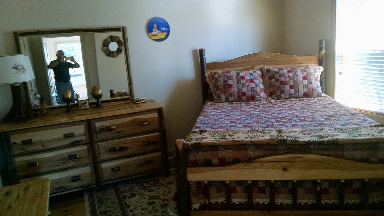 Photo of Bedroom in Seven Lakes