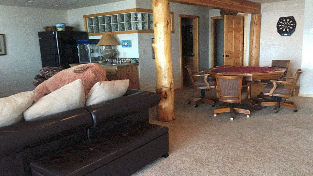 Photo of Livingroom in West Yellowstone