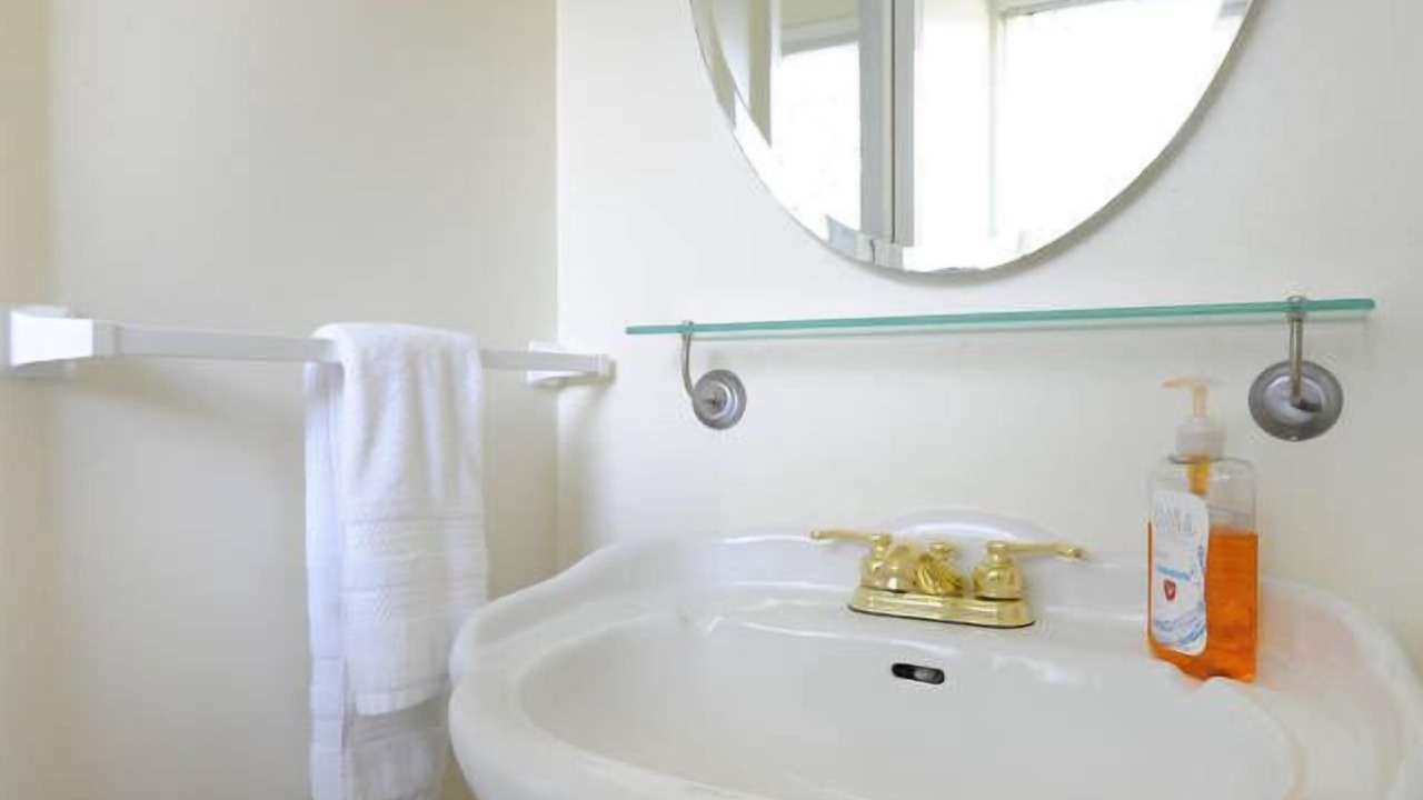 Photo of Bathroom in Oak Park