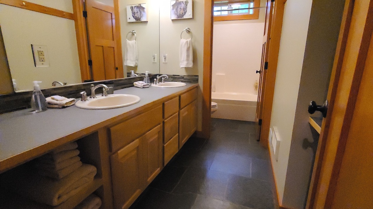 Photo of Bathroom in Coolin