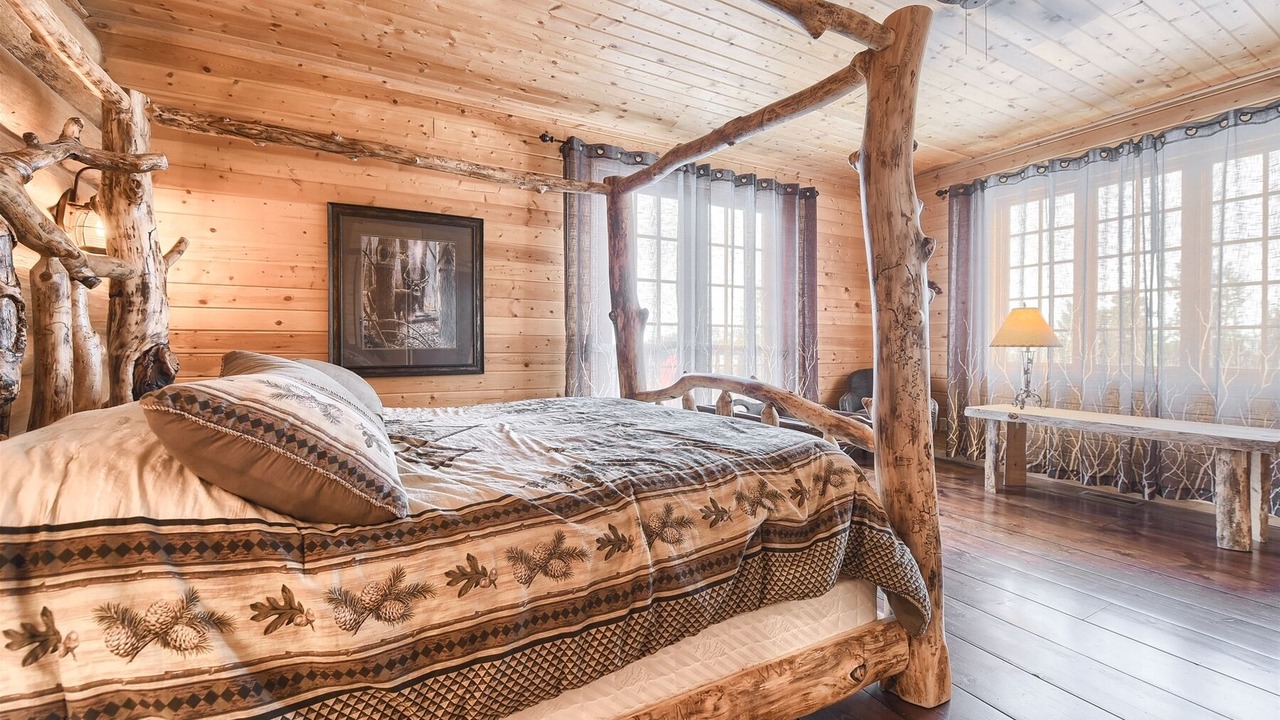 Photo of Bedroom in Lead