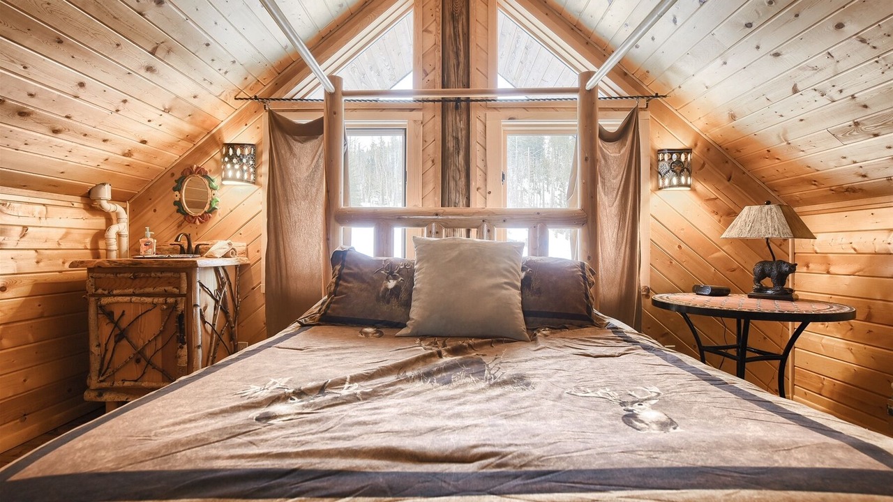 Photo of Bedroom in Lead