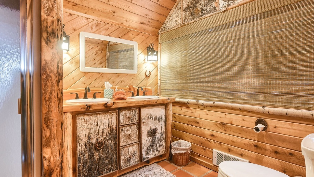 Photo of Bathroom in Lead