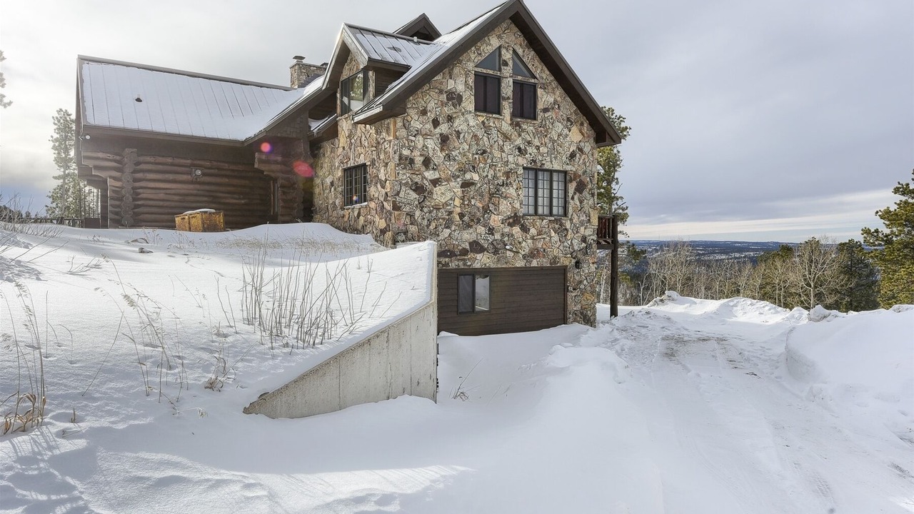 Photo of Outdoor in Lead