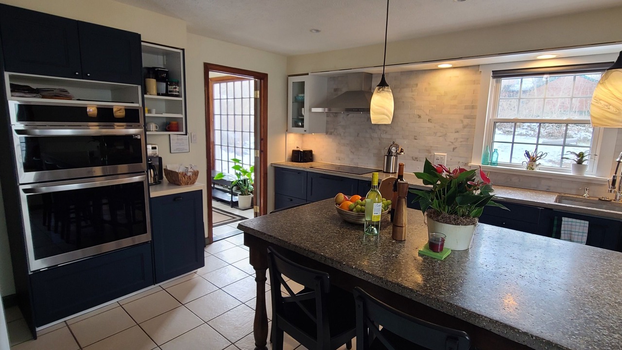 Photo of Kitchen in Peninsula
