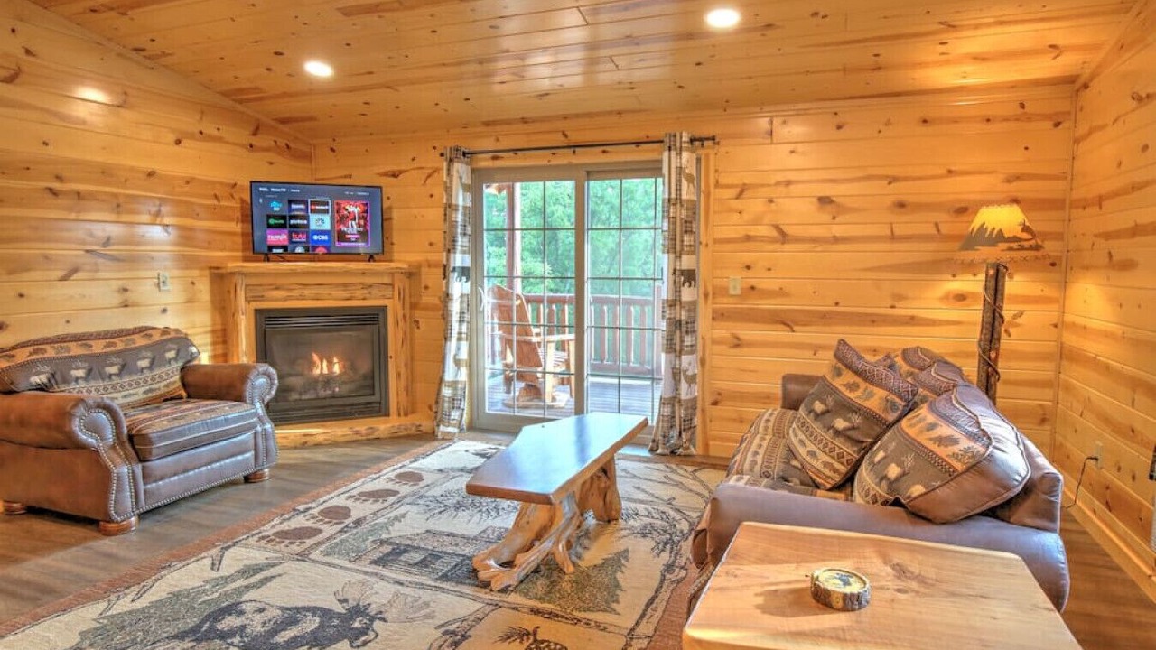 Photo of Livingroom in Millersburg