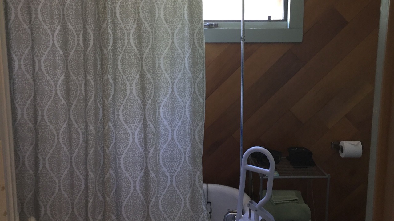 Photo of Bathroom in Pony