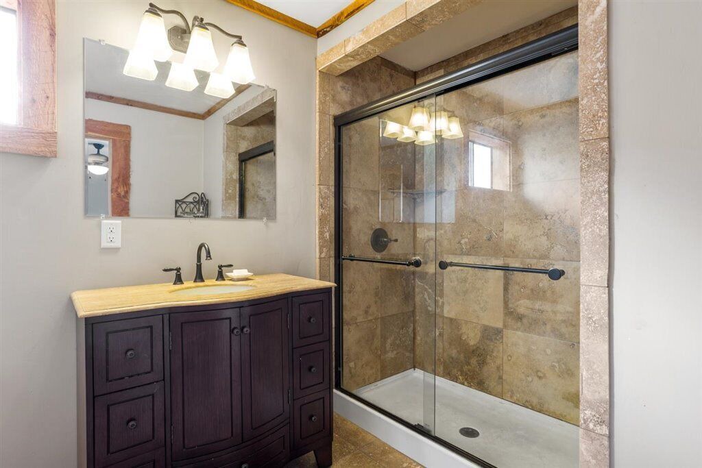 Photo of Bathroom in Nye