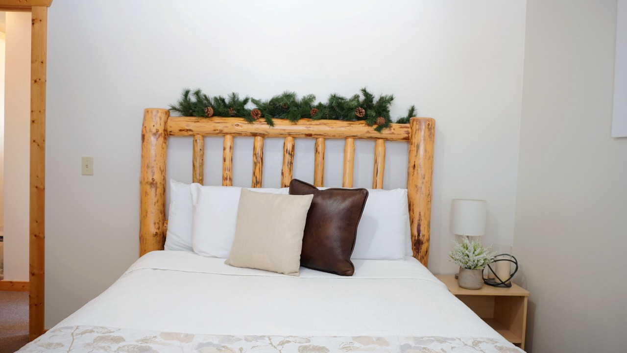 Photo of Bedroom in West Yellowstone