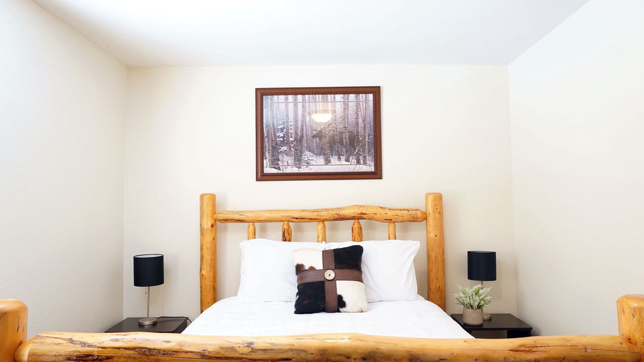 Photo of Bedroom in West Yellowstone