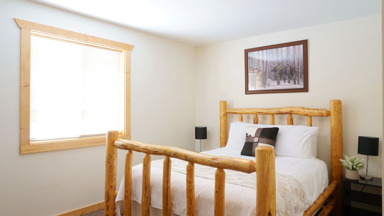 Photo of Bedroom in West Yellowstone