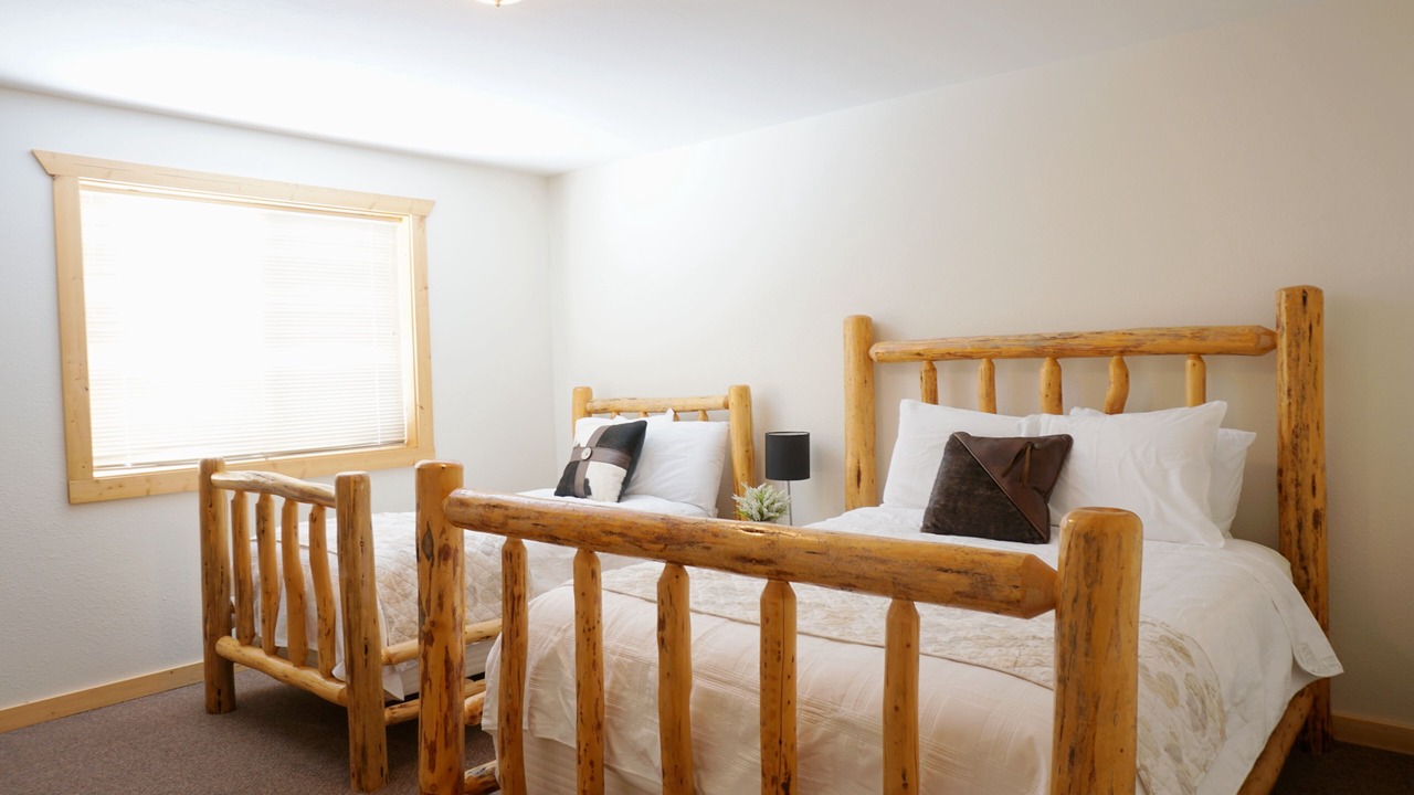 Photo of Bedroom in West Yellowstone