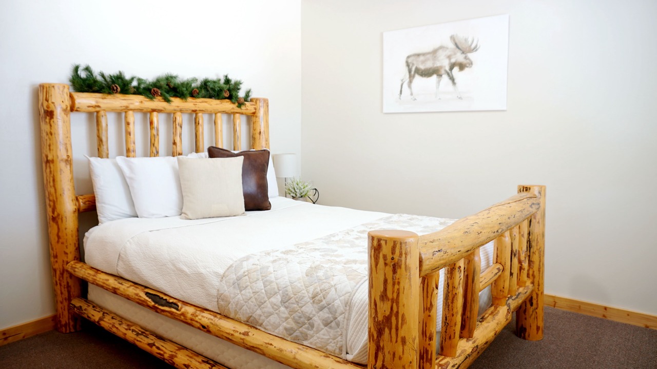 Photo of Bedroom in West Yellowstone