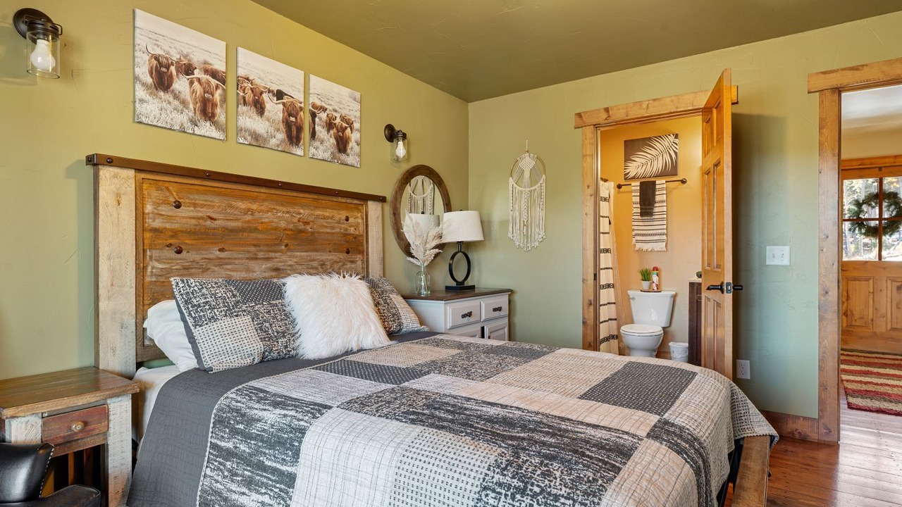 Photo of Bedroom in Deadwood