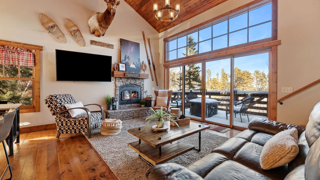 Photo of Livingroom in Deadwood