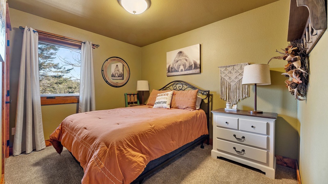 Photo of Bedroom in Deadwood