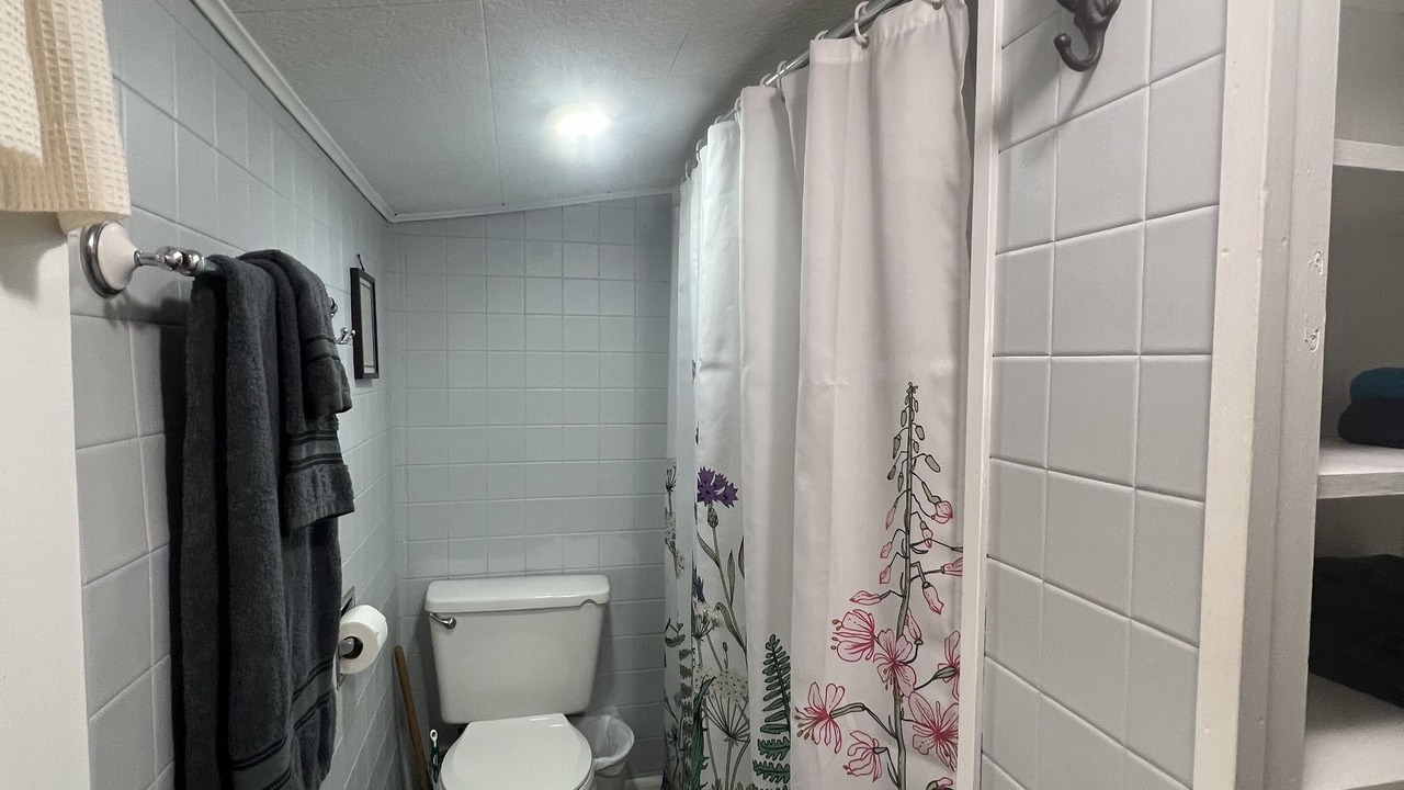 Photo of Bathroom in Gardiner