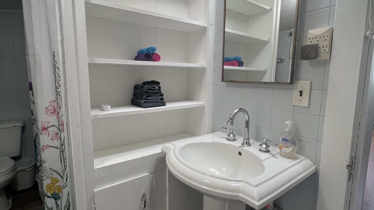 Photo of Bathroom in Gardiner